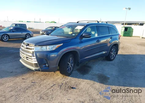 2018 Toyota Highlander Xle z USA, uszkodzony, nr VIN 5TDJZRFH1JS490555